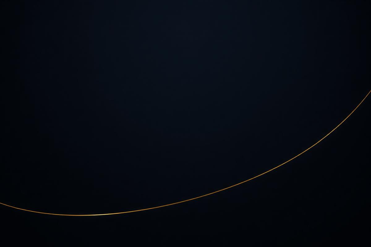 Univers graphique CG6 : noir profond et ligne dorée